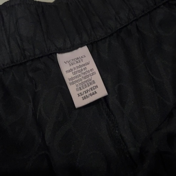 Victoria Secret Sleep Shorts - Picture 2 of 2